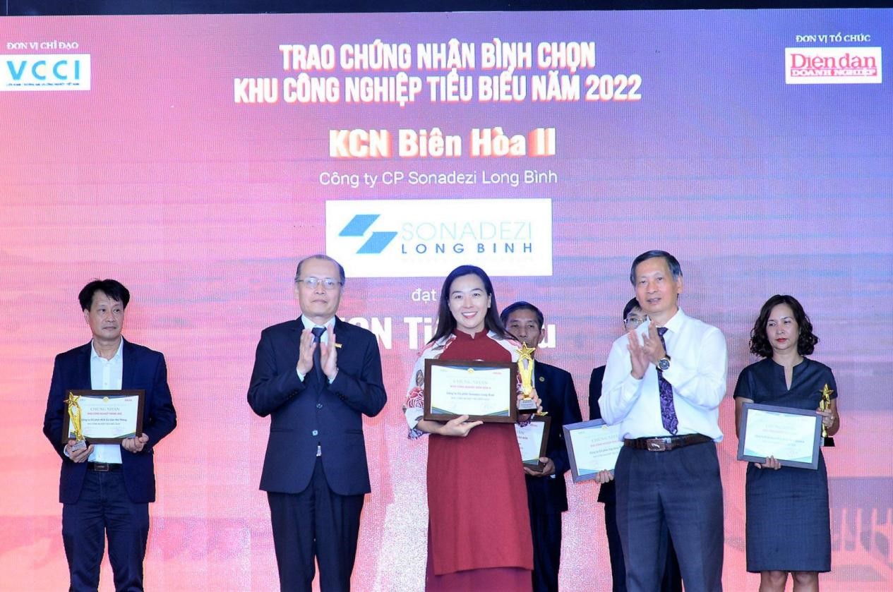 Bien Hoa 2 Industrial Park of Sonadezi Long Binh was awarded the Certificate of Typical Industrial Park in 2022